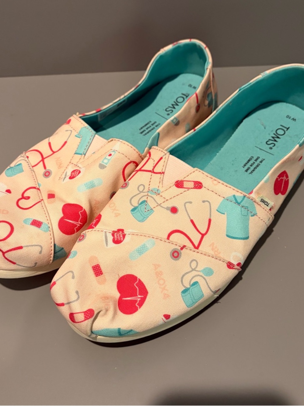 TOMS Alpargata Nurse Appreciation Shoes Women's Size 10 Pink, White & Teal EUC